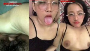 Pacar Malay Berkacamata Lagi Sange Berat Pejuin Dong